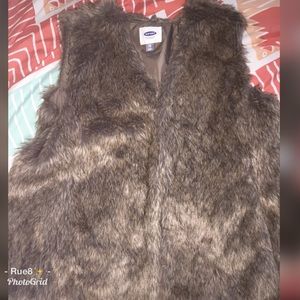 Old Navy Faux Fur Vest! 🍂